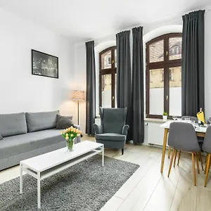 Old Town Swiety Wojciech Street - By Renters Апартаменты